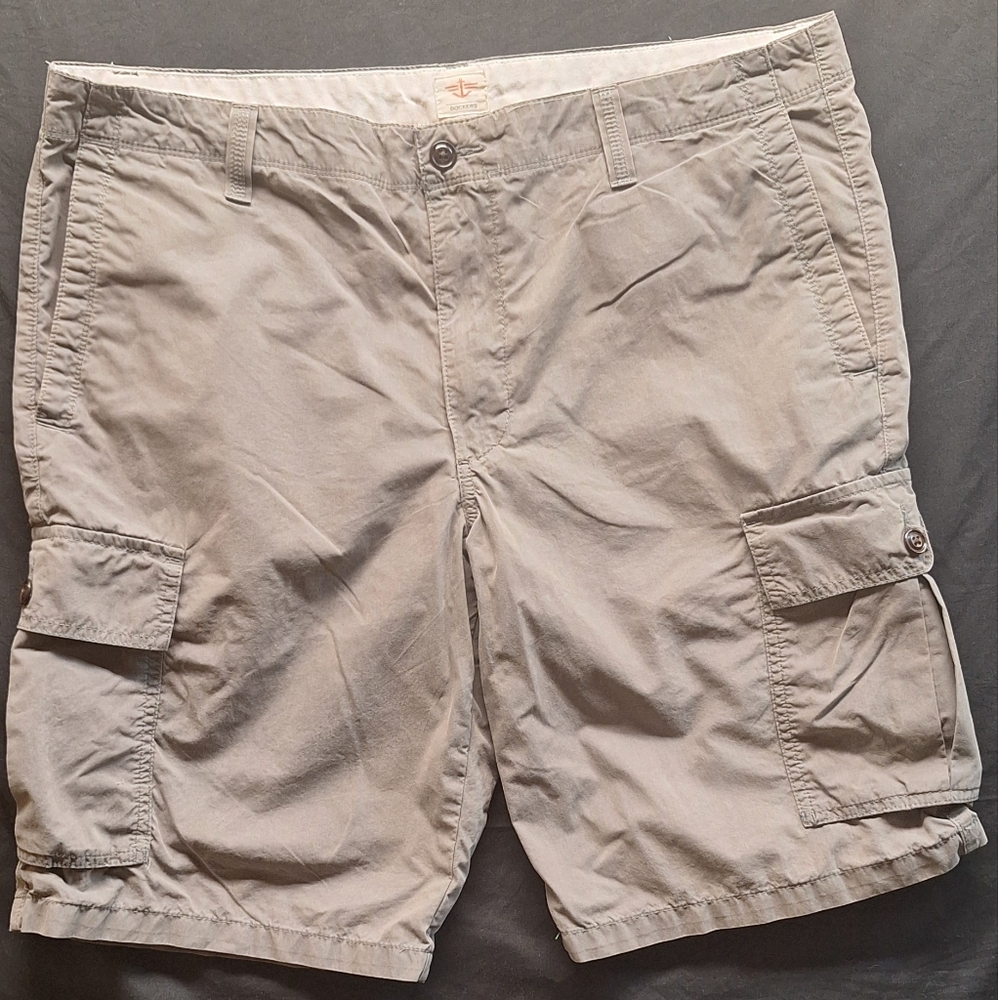 Dockers Men’s Cargo Shorts Size 38 Gray Utility Pockets Outdoor Casual Comfort